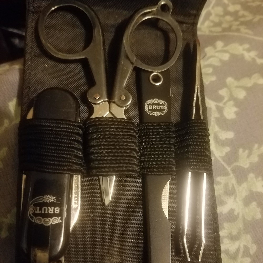 Pocket Size Utility/Grooming Set
